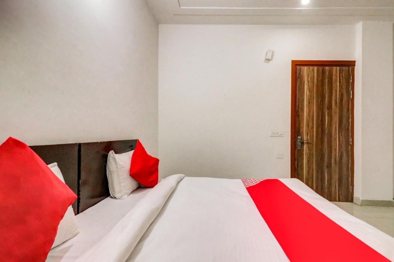 Oyo 71597 The Shivaay Residency Hotel Gurgaon Luaran gambar
